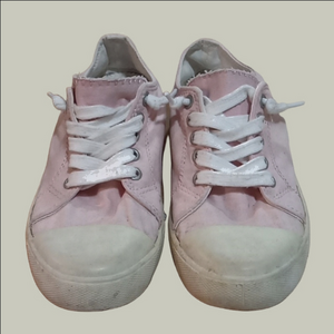 Thereabouts pink canvas sneakers size 4 medium